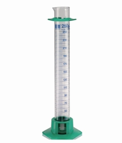 Picture of Measuring cylinder with plastic socket, DURAN<sup>&reg;</sup>, class A, blue graduation