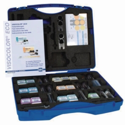 Picture of <I>VISOCOLOR</I><sup>&reg;</sup> reagent case and photometer